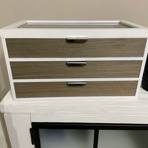 White and gray jewelry box